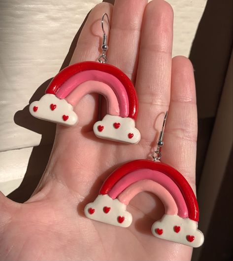 Things To Make From Clay Aesthetic, Mouldit Clay Earrings, Cute Polymer Clay Keychains, Earing Clay Diy, Handmade Clay Jewellery, Clay Keychain Ideas Aesthetic, Cute Clay Earrings Diy, Kawaii Clay Earrings, Clay Diy Earrings