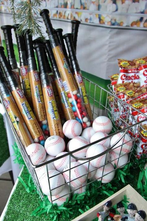 Baseball Birthday Treat Bags, Baseball Birthday Party Decor, Mlb Birthday Party Ideas, Baseball Goodie Bag Ideas, Baseball Birthday Party Food, Baseball Goodie Bags, Sports Birthday Party Ideas, Baseball Party Ideas, Sandlot Birthday