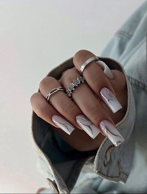 2024's Top 21 White Nail Trends: From Classic Elegance to Dazzling Designs Carcase Iphone, Paznokcie Hello Kitty, White Nails With Gold, Silver Nails, Fire Nails, Pretty Acrylic Nails, Chic Nails, Matte Nails, Best Acrylic Nails