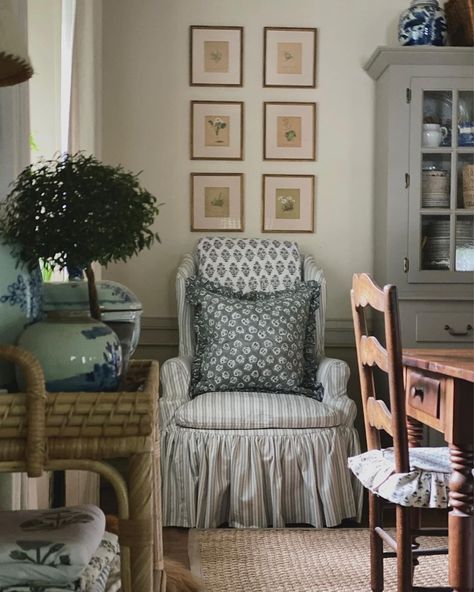 Tessa Foley, Upholstery Details, Cottage House Interior, English Cottage Interiors, Colorful Room, Diy Dining Table, Classic Cottage, Sea House, Cottage Life