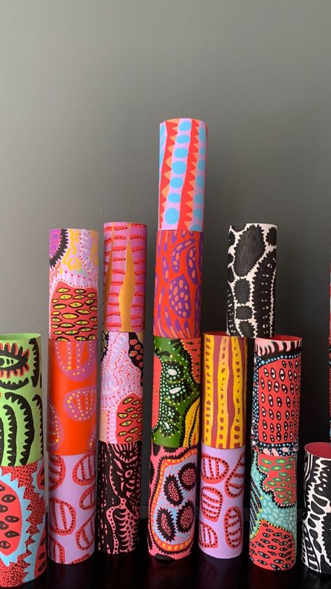 Toilet Rolls = @thelittleartistsroom Art Education Projects, Collaborative Art Projects, Collaborative Art, Drawing Projects, Yayoi Kusama, Paper Rolls, Camping Art, Aboriginal Art, Art Classroom