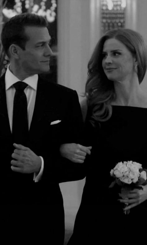 Suits Series Aesthetic, Suits Wallpaper Tv Show Iphone, Harvey Specter And Donna, Donna From Suits, Harvey Specter Wallpapers, Suits Wallpaper, Suits Poster, Suits Serie, Suits Aesthetic