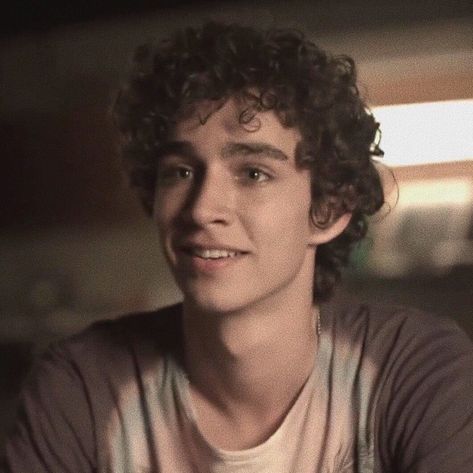 Robert Sheehan Misfits, Nathan Young Misfits, Nathan Misfits, Rob Sheehan, Misfits Nathan, Klaus Hargreeves, Simon Lewis, Robert Sheehan, Hot Actors