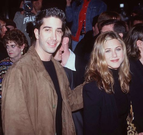 Here’s ’90s Ross + Rach supporting Courteney Cox at the Scream 2 premiere. | 27 Photos Of The "Friends" Cast Being Friends In Real Life Tumblr, Scream 2, Ross And Rachel, Jenifer Aniston, Courtney Cox, Jen Aniston, David Schwimmer, Friends Cast, Ross Geller