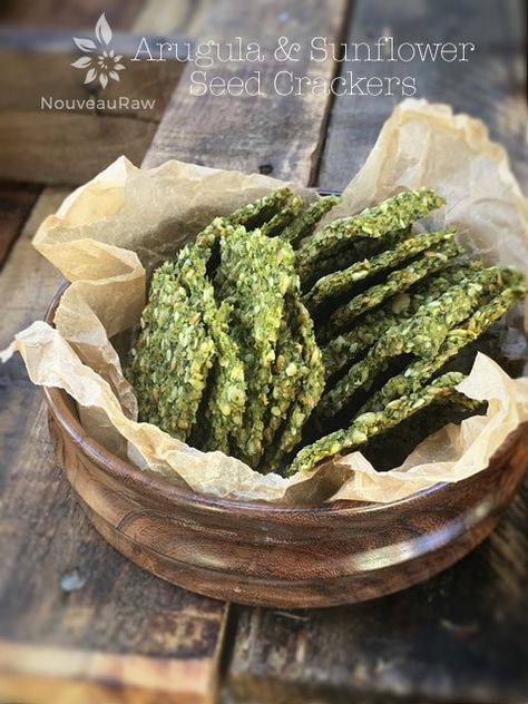 Seed Crackers, Homemade Crackers, Vegan Crackers, Vegan Bread, Raw Food Diet, Cracker Recipes, Dehydrated Food, Raw Vegan Recipes, Dehydrator Recipes