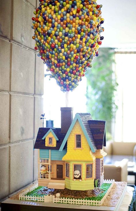 Up cake by Classic Cakes and Confections - I am just sayin' my birthday is coming up Kue Disney, Torte Creative, Up Cake, Torte Cupcake, Crazy Cakes, Disney Cakes, Cupcake Cake, Love Cake, Edible Art