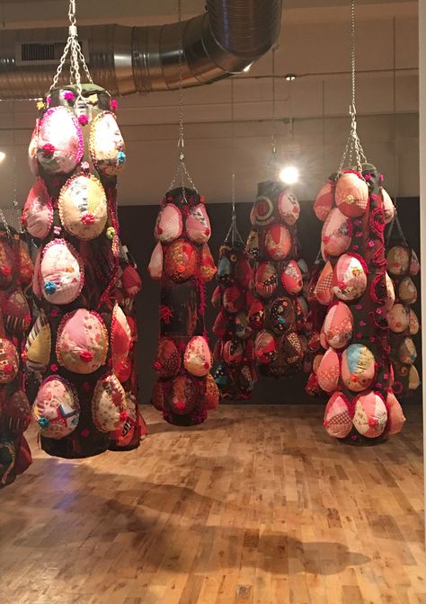 Feminist Artists, Feminist Art Installation, Activist Art Feminism, Protest Sculpture, Feminist Sculpture Art, Feminist Sculpture, Bra Art, Feminism Sculpture, Contemporary Art Installation