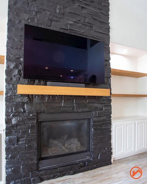 Black Painted Stone Fireplace, Fireplace 2023, Dark Fireplace, Stone Fireplace Ideas, Fireplace Paint, Painted Stone Fireplace, Fireplace Designs, Build A Fireplace, Painted Stone