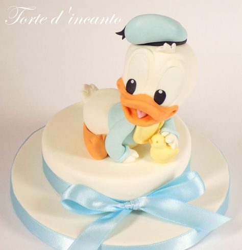 Baby Donald Duck by Torte d'incanto Mickey Mouse Cake Decorations, Baby Mickey Cake, Baby Donald Duck, Donald Duck Cake, Donald Duck Party, Cake Design Inspiration, Duck Cake, Peter Rabbit Birthday, Mickey Cakes