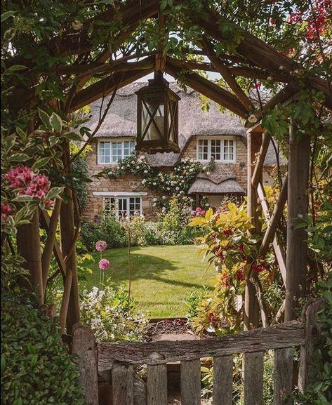 Cottage Aesthetic, Fairytale Cottage, Dream Cottage, Have Inspiration, Cottage Core Aesthetic, Cute House, Decor Minimalist, English Cottage, Dream House Exterior