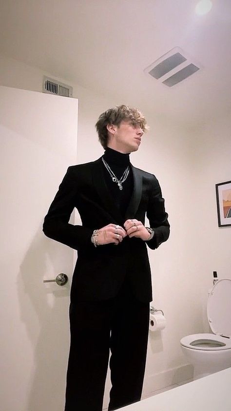 All Black Prom Fit Men, Plaid Fashion Men, Drip Suits Men, Black Fancy Outfits Men, Men’s Prom Outfits, Night In Paris Outfit Men, All Black Hoco Outfit Men, Terno All Black, Black Hoco Outfits For Guys