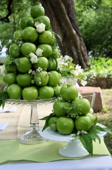 green apple centerpieces Food Centerpieces, Apple Centerpieces, Tafel Decor, Simple Centerpieces, Green Apples, Wedding Crafts Diy, Deco Floral, Wedding Crafts, Floral Centerpieces