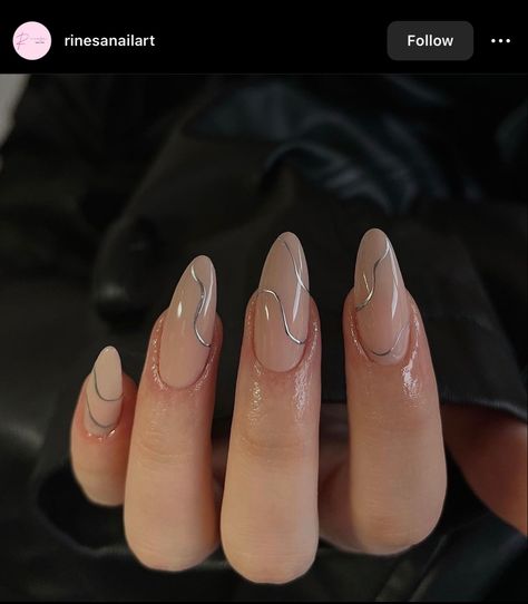 Faded Tips Nails, Medium Almond Nails Designs Classy, Almond Nails Ideas Neutral, Aesthetic Almond Nails Designs, Nails Inspiration Almond Classy, Nude Nails With Simple Design, Nude Nail With Design, Almond Nail Styles, Nude Nails Design 2024