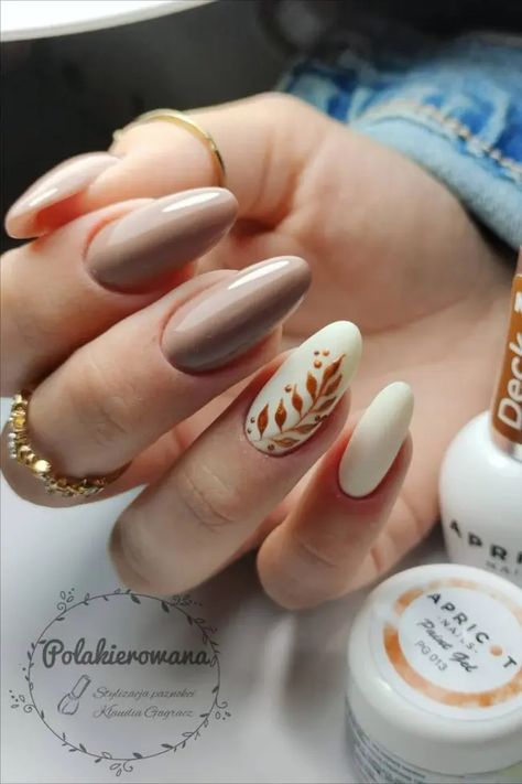 48 Stunning September Nails Colors to Brighten Up Your Fall Fall Themed Nails Almond, Acrylic Nail Fall Designs, Trendy Nails For Fall, Maternity Nail Ideas, Fall Nails Wedding, Fall Nails Simple Almond, Fall Engagement Nails, Nails Types, Cc Nails