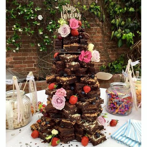 Wedding Cake Tower, Brownie Wedding, Brownie Wedding Cakes, Brownie Tower, Dolly Parton Birthday, Birthday Cake Brownies, 50th Wedding Anniversary Decorations, Wedding Brownies, Midsummer Nights Dream Wedding