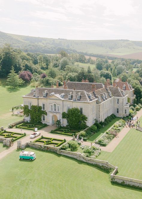 East Sussex Countryside, English Wedding Venues, Wedding Venue Uk, East Coast Wedding Venues, Classy Homes, England Wedding Venues, Estate Wedding Venues, Rich Parents, Uk Wedding Venues