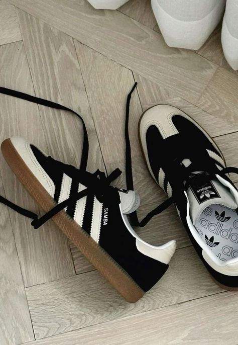 Adidas Samba Looks Adidas, Dr Shoes, Shoe Wishlist, Hype Shoes, Girly Shoes, Shoe Inspo, Aesthetic Shoes, Swag Shoes, Pretty Shoes