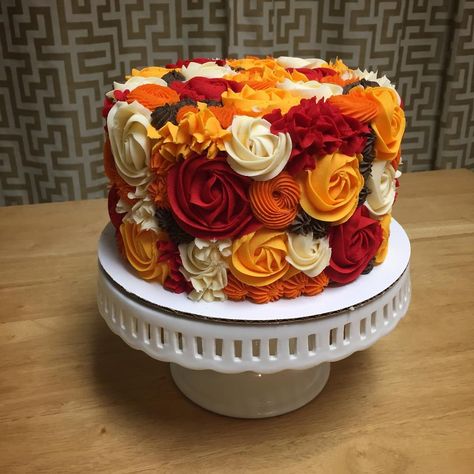 Thanks Giving Cake Ideas Decoration, Dessert Table Ideas Thanksgiving, Easy Thanksgiving Cake Decorating Ideas, Fall Cakes Designs, Display Cake Ideas, Simple Thanksgiving Cake Ideas, Fall Cake Easy, Cake Decorating Thanksgiving, September Birthday Cake Ideas