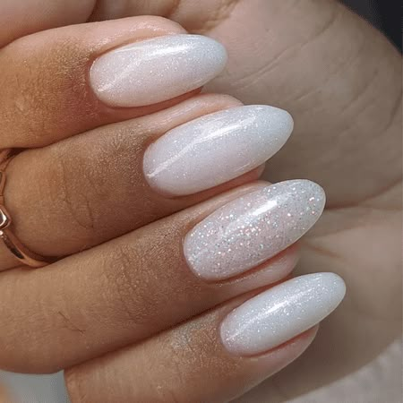 White Sparkle Nails, White Christmas Nails, Glitter Gradient Nails, Bunny Nails, Manicure Gel, Sparkly Nails, Festival Nails, Nails Polish, Xmas Nails