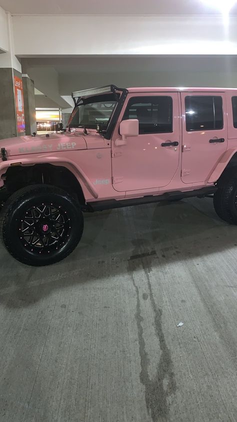 Jeep Wrangler Girly, Pink Jeep Wrangler, Pink Cars, Pink Car Accessories, White Jeep, Barbie Car, Custom Jeep Wrangler, Pink Jeep, Girly Car