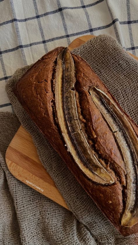 Banana Bread Aesthetic Story, Banana Bread Aesthetic Instagram, Baking Banana Bread Aesthetic, Baking Bread Aesthetic, Banana Bread Aesthetic, Aesthetic Picnics, Bread Aesthetic, Choco Banana, Carrot Bread