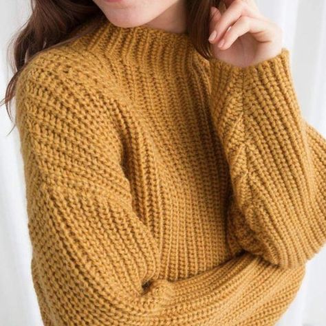 Oversized Chunky Knit Sweater, Mode Dress, Girls Fall Fashion, Mustard Yellow Sweater, Mustard Sweater, Winter Knitwear, Sweater Dress Oversized, Trouser Outfits, Pullover Outfit