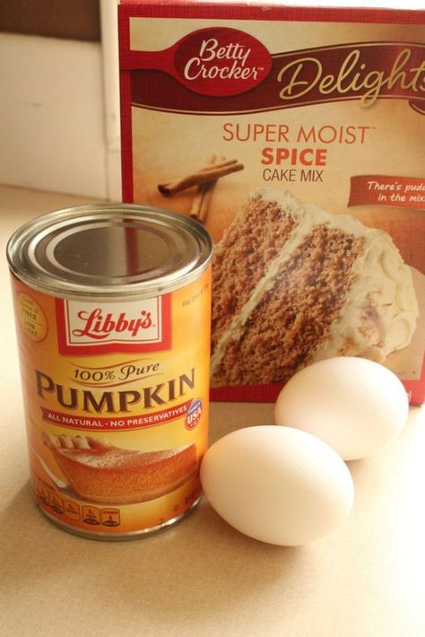 Spice Cake Pumpkin Muffins, Pumpkin Spice Cake Recipe, Moist Spice Cake, Spice Cake Recipe, Pumpkin Muffins Easy, Spice Cake Recipes, Pumpkin Spice Cake, Spice Cake Mix, Pumpkin Recipes Dessert