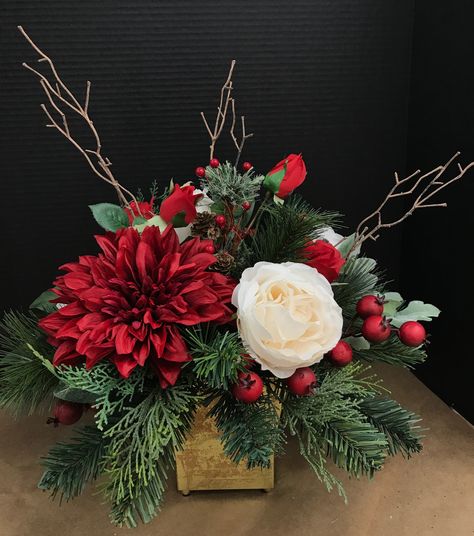 Rustic Red and Cream Christmas Tin by Andrea Rustic Winter Floral Arrangements, Red And Cream Flower Arrangements, Red And White Christmas Flower Arrangements, Floral Arrangements For Christmas, Christmas Floral Bouquets, Holly Centerpiece Christmas, Christmas Flower Centerpieces For Table, Christmas Party Floral Centerpieces, Christmas Centerpieces Flowers