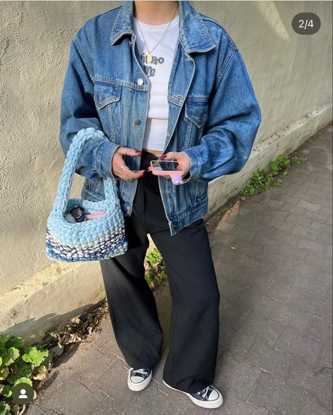 Oversized Jean Jacket Outfit, Denim Jacket Outfit Women, Blue Jean Jacket Outfits, Spring Jacket Outfit, Oversized Denim Jacket Outfit, Fall Jackets Outfit, School Ootd, Winter Jacket Outfits, Jacket Outfit Women