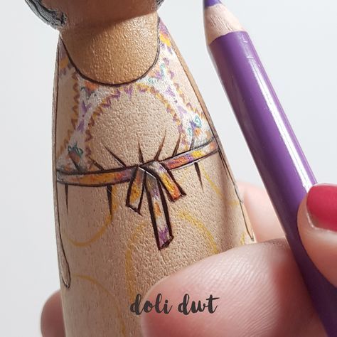 Peg Doll Family, Dolly Pegs, Wooden People, Wood Peg Dolls, Peg People, Clothespin Dolls, Wooden Doll, Doll Family, Clothes Pin Crafts