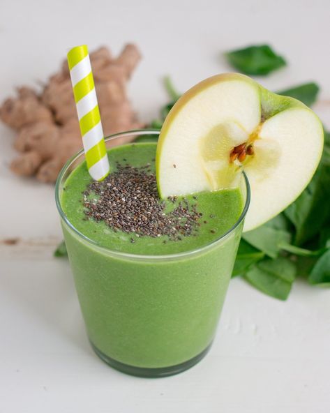 Collagen Smoothies You Need in Your Life - Lively Collagen Smoothie Recipes, Green Apple Smoothie, Berry Protein Smoothie, Collagen Smoothie, Smoothie Green, Spirulina Smoothie, Apple Smoothie, Mint Smoothie, Vital Proteins Collagen Peptides