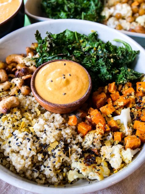 Grain Bowl Lunch, Healthy Dinner Recipes Vegetables, Winter Poke Bowl, Whole Food Dinner Ideas Clean Eating, Paleo Power Bowl, Fall Grain Bowl Recipe, Roasted Veg Bowl, Veggie Bowl Dinner, Fall Buddha Bowl Vegan