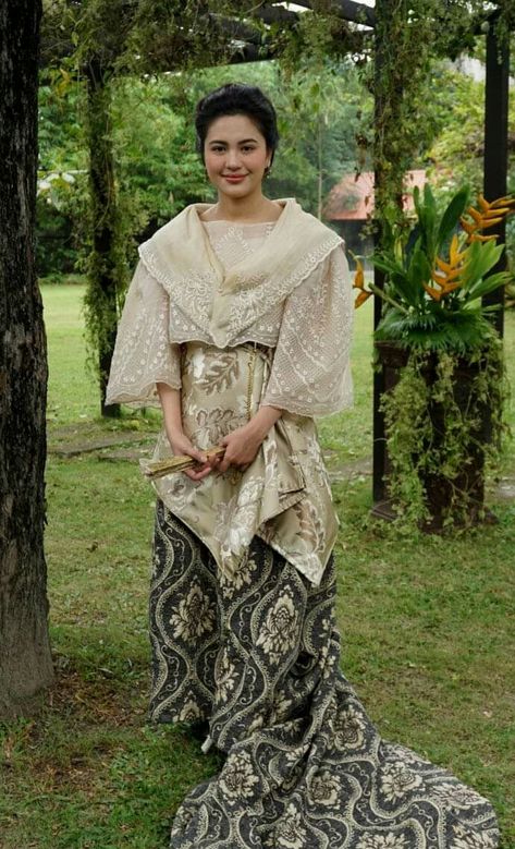 Philippines Cultural Clothes, Filipiniana Baro't Saya, Modern Maria Clara Gown, Philippines Culture Outfit, Phillipines Traditional Dress, Filipina Traditional Dress, Baro't Saya Traditional, Barot Saya Modern, Balintawak Dress