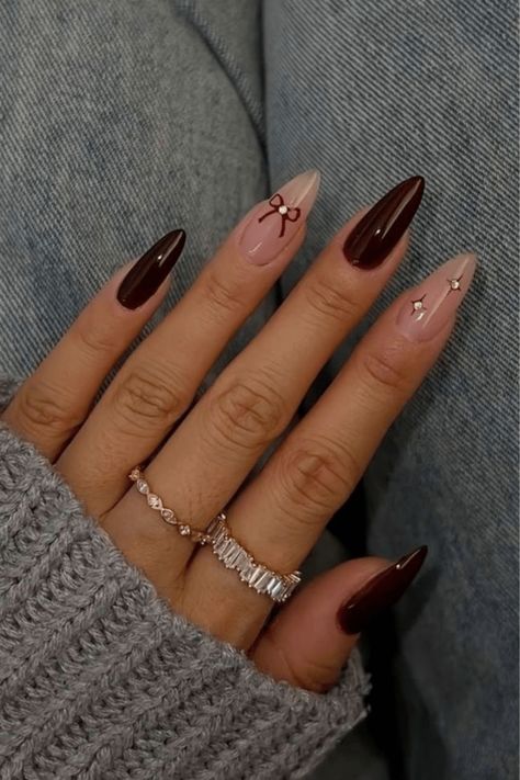 Simple Nail Ideas Autumn, Cute Fall Nails Almond Shape, Brown Autumnal Nails, Aesthetic Thanksgiving Nails, Pretty Nail Art Designs Autumn, Orange Fall Almond Nails, Nail Ideas Brown French Tip, Almond Nails Designs Thanksgiving, Plain Thanksgiving Nails