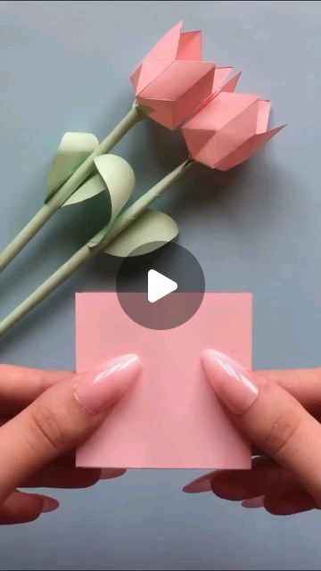 Ideas Con Papel, Ecofriendly Crafts, Origami Flowers Tutorial, Eco Crafts, Easy Paper Flowers, Paper Craft Ideas, Paper Flower Crafts, How To Make Paper Flowers, Paper Flower Wall