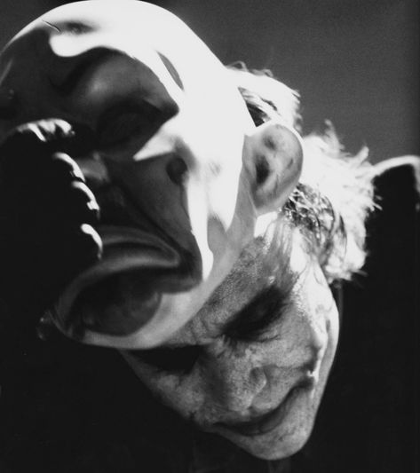 Ig Profile Pic, Cool Pfps For Discord, Joker Dark Knight, Scarface Movie, Scary Photos, Kaws Wallpaper, Profile Picture Images, Joker Artwork, Jelly Wallpaper