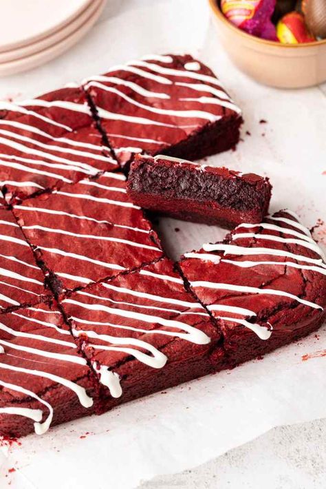 Red Velvet Brownies - Jessie Bakes Cakes Valentine Baking Recipes, Boyfriend Surprises, Brownies With Cream Cheese Frosting, Brownies With Cream Cheese, Valentines Day Cookie Recipe, Homemade Brownies Easy, Velvet Brownies, Red Velvet Brownies, Valentines Baking