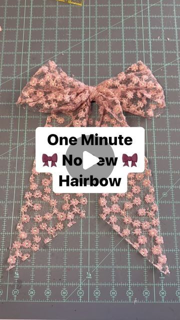 Chelsea on Instagram: "Let’s make a hairbow in under a minute without sewing a single stitch! 😍😍😍  #hairbowtutorial #hairbow #nosewproject #sewingtutorial #hairtutorial #hairbowdiy #hairhack #dressbow #hairstyle" How To Hair Bows With Ribbon, Diy Hair Bow Barrettes, No Sew Sailor Bow Diy, How To Make A Hair Bow Out Of Ribbon, Make A Hair Bow With Ribbon, Hair Bow Out Of Ribbon, How To Sew Hair Accessories, Homecoming Bows For Hair, Floppy Bows Diy