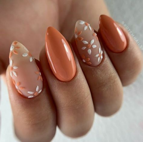 Terracotta Nails Designs Wedding, Boho Flower Nails, Paprika Nails, Fall Nail Inspo Almond Short, White And Orange Nail Designs, Terracota Nails Ideas, Summer Into Fall Nails, Fall 2024 Nail Designs, Short Almond Nails Designs Fall