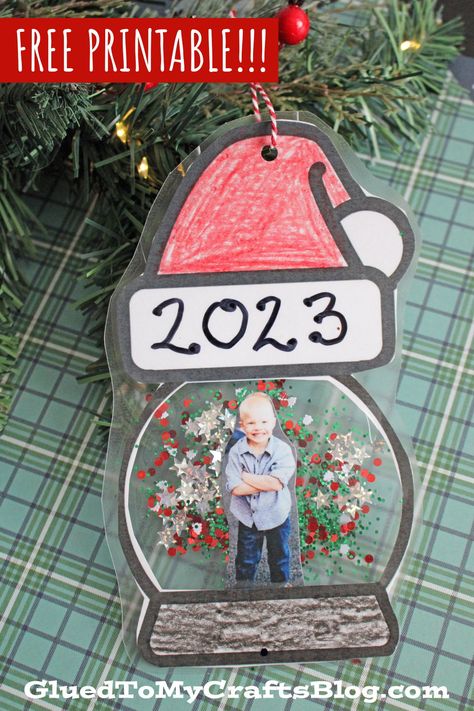 Snow Globe Ornament, Santa Snow Globe, Snow Globe Crafts, Globe Crafts, Preschool Christmas Crafts, Daycare Teacher, Ornament Craft, Christmas Gifts For Parents, Kids Christmas Ornaments