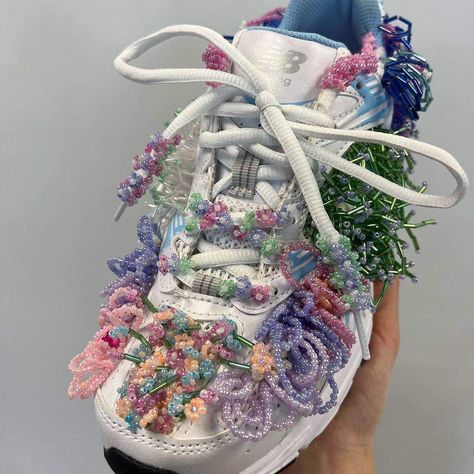 Upcycle Shoes, Diy Sneakers, Beaded Shoes, Diy Upcycle, Textile Fiber Art, Funky Jewelry, Diy Shoes, May 5, Looks Style