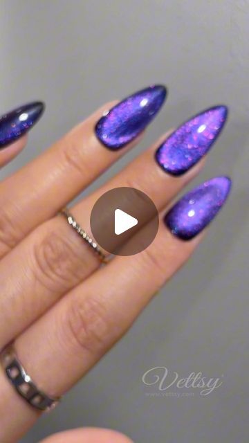 Purple Cat Eye Nails Design, Cat Eye And Chrome Nails, Cat Eye Nails Purple, Cat Eye Nails Blue, Cats Eye Nails Design, Purple Cat Eye Nails, Blue Cat Eye Nails, Cat Eye Effect Nails, Cateyes Nails