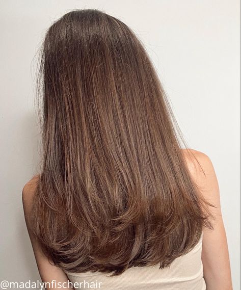 Bouncy Round Long Layers Medium Length Haircut With Layers Unstyled, Small Layers Hair, Long Hair Rounded Ends, Round Edge Haircut, Mid Length Hair No Layers Straight, Medium Brown Hair Long Layers, Mini Layers Hair, Long Hair With Rounded Layers, Subtle Layers For Long Hair