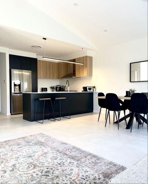 Open Plan Flat Ideas, Black Kitchen Living Room Open Concept, Black Kitchen Open Plan, Black And Timber Living Room, Small Open Plan Kitchen Living Room Flat, Narrow Open Plan Kitchen Living Room, Apartment Island, Small Open Plan Kitchen Living Room, Modern Open Kitchen Design