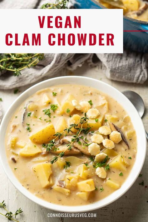 Rich, creamy, and bursting with savory flavor, this luscious New England style vegan clam chowder will warm your heart. This delicious and easy soup is like a hug in a bowl! Vegan Clam Chowder Recipe, Vegetarian Chowder, Vegan Clam Chowder, Clam Chowder New England, Vegan Chowder, Chowder Recipes Seafood, Vegetarian Ideas, Vegan Lentil Soup, Chowder Soup