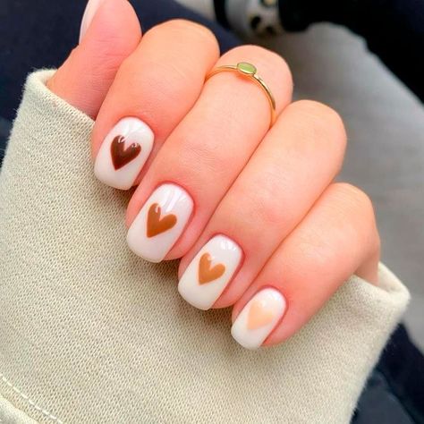 Easy Autumn Nail Art, Simple Cute Nails Fall, Fall Nail Ideas Simple Short, Cute Autumn Nails Short, Gel Nail Fall Designs, Cute Short Nails For Fall, Cute Fall Nails Designs, Cute Fall Nail Ideas For Short Nails, Cute Fall Nail Art