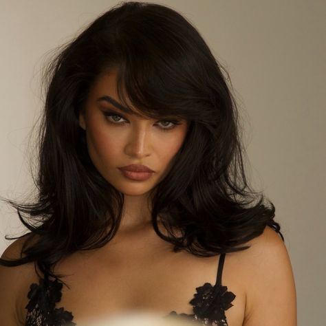 SHANINA SHAIK (@shaninamshaik) • Instagram photos and videos Deep Red Hair, Feminine Makeup, Shanina Shaik, Keira Knightly, Hair Growth Secrets, Dark Feminine Aesthetic, Voluminous Hair, Elegant Makeup, Dark Feminine