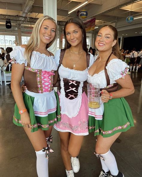 Octoberfest Outfits Women, Oktoberfest Outfit Women Casual, October Fest Outfit, Oktoberfest Outfit Women, Octoberfest Outfits, Octoberfest Girls, Beer Maid, Oktoberfest Outfits, Oktoberfest Woman