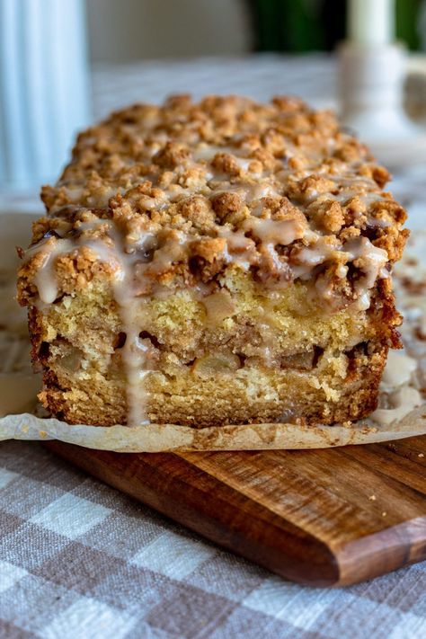 Apple Streusel Loaf - Dash of Mandi Apple Loaf Cake, Dessert Loaf, Apple Loaf, Apple Streusel, Weekend Food, Fall Menu, Breakfast Goodies, Sugar Apples, Afternoon Coffee