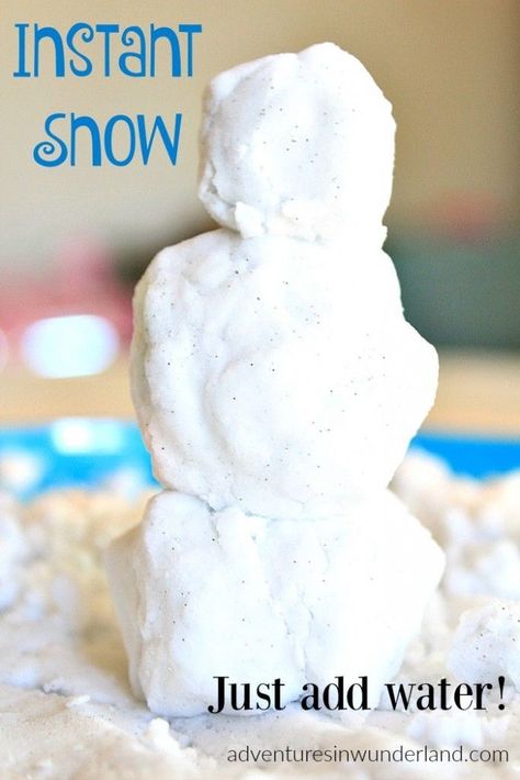 instant snow - our favorite winter sensory play!!  Make this two ingredient SNOW DOUGH for a cold sensory experience indoors!  Now real snow needed for this instant snow craft! Make Fake Snow, Playdough Slime, Snow Dough, Sensory Dough, Snow Gifts, Instant Snow, Fake Snow, Winter Activities For Kids, Winter Preschool